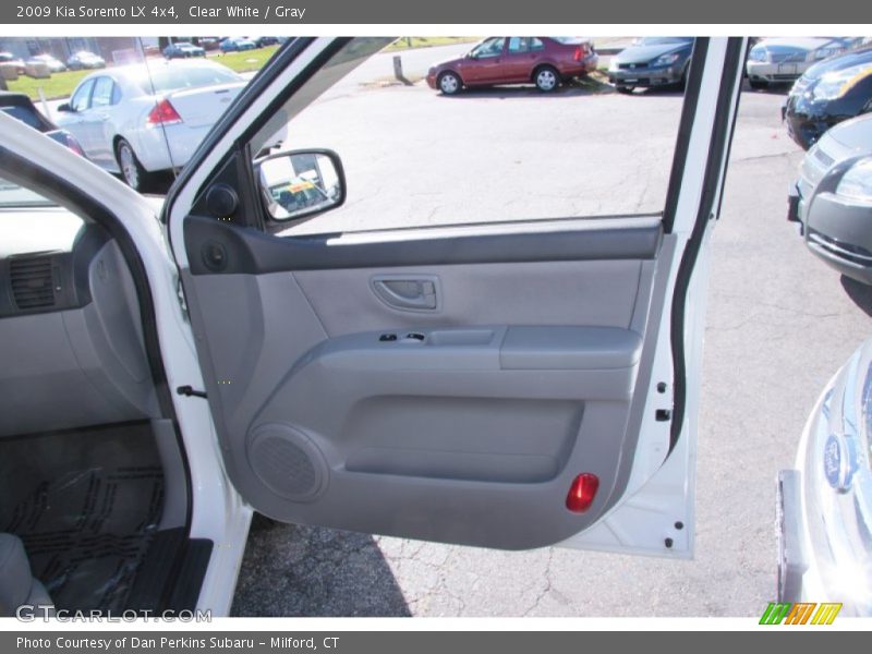 Clear White / Gray 2009 Kia Sorento LX 4x4
