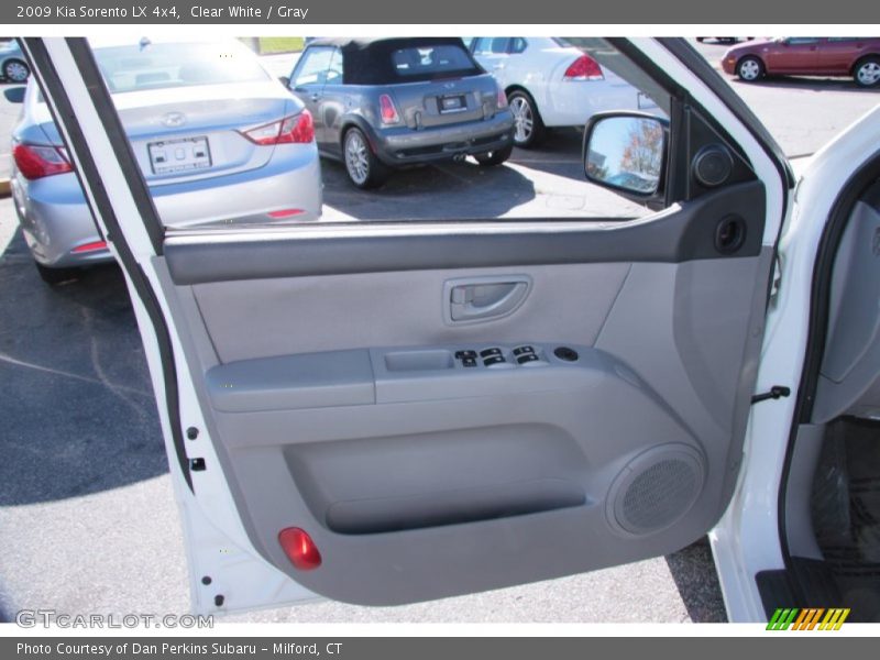 Clear White / Gray 2009 Kia Sorento LX 4x4
