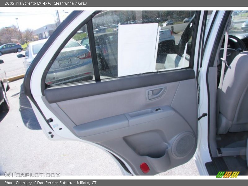 Clear White / Gray 2009 Kia Sorento LX 4x4