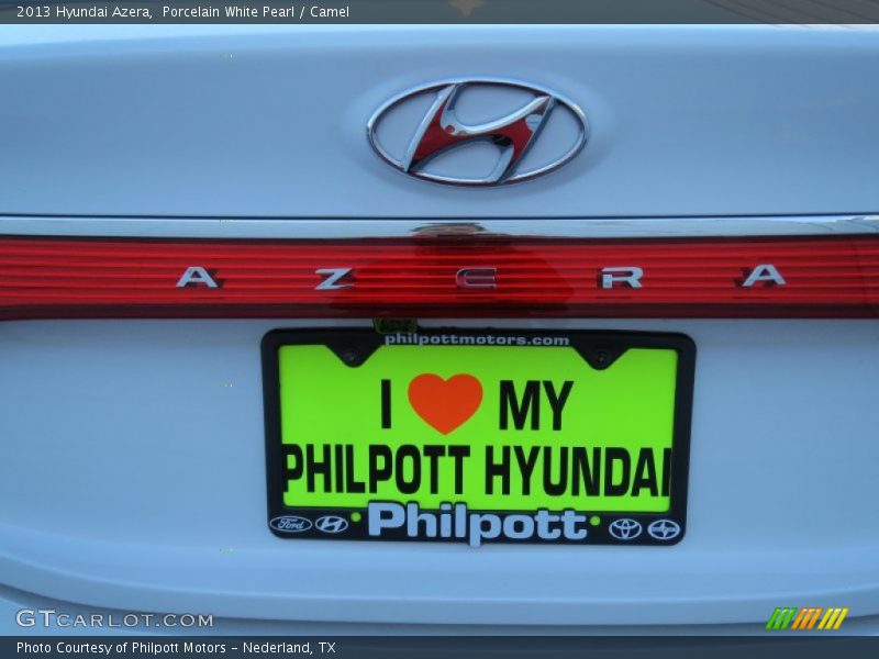 Porcelain White Pearl / Camel 2013 Hyundai Azera