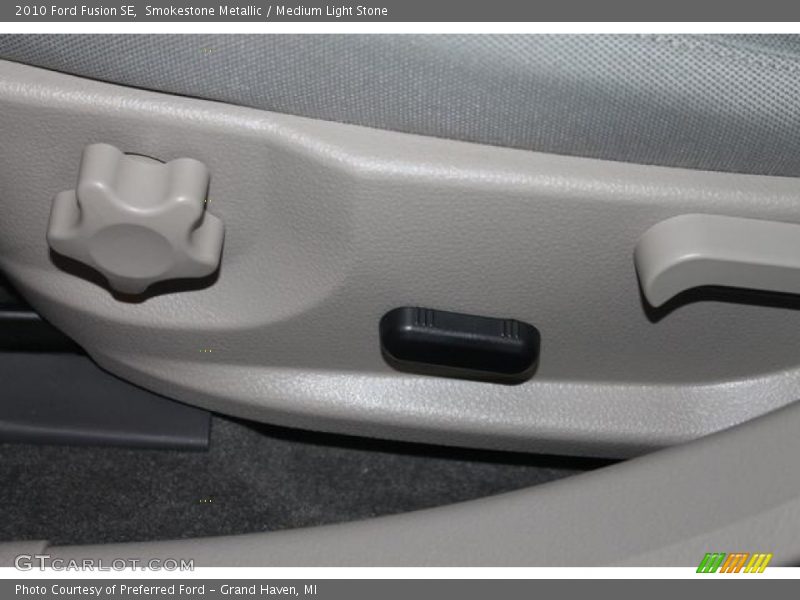 Smokestone Metallic / Medium Light Stone 2010 Ford Fusion SE