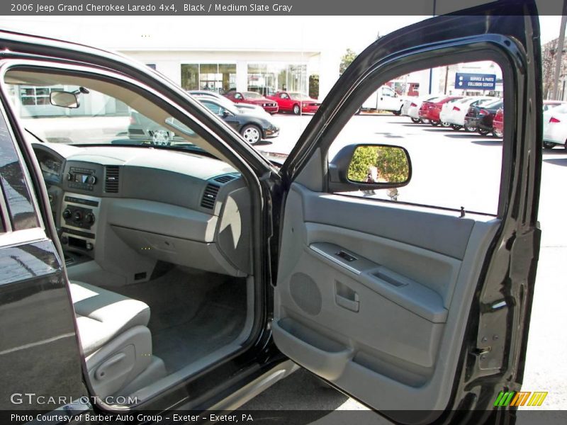 Black / Medium Slate Gray 2006 Jeep Grand Cherokee Laredo 4x4