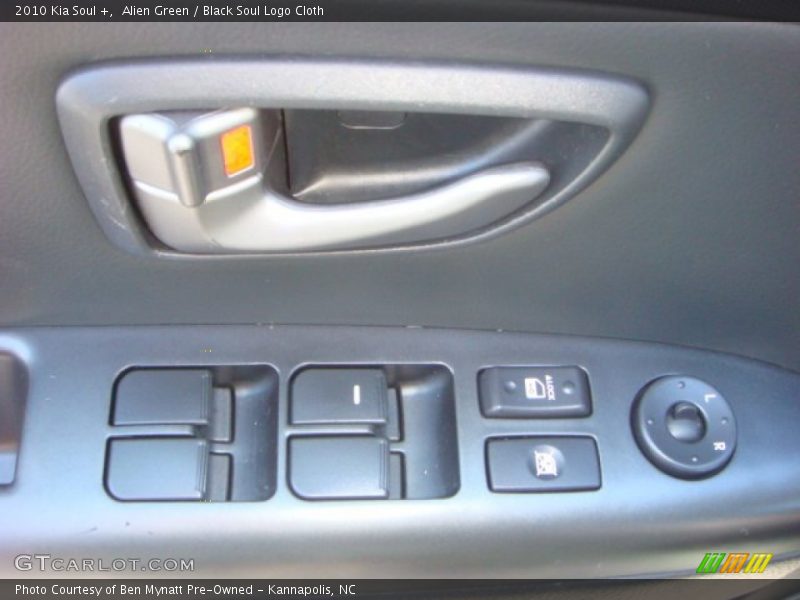 Alien Green / Black Soul Logo Cloth 2010 Kia Soul +