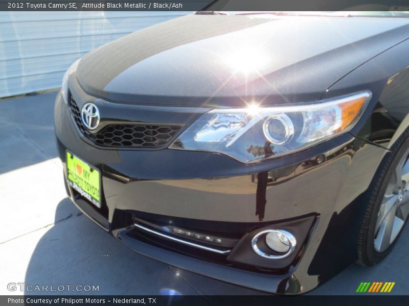 Attitude Black Metallic / Black/Ash 2012 Toyota Camry SE