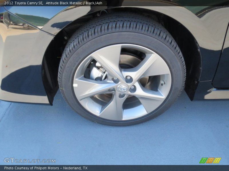 Attitude Black Metallic / Black/Ash 2012 Toyota Camry SE