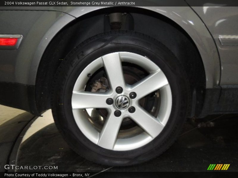 Stonehenge Grey Metallic / Anthracite 2004 Volkswagen Passat GLX Sedan