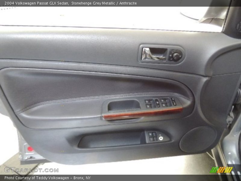 Stonehenge Grey Metallic / Anthracite 2004 Volkswagen Passat GLX Sedan