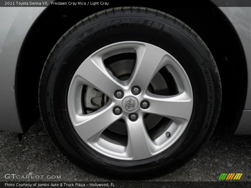 Predawn Gray Mica / Light Gray 2011 Toyota Sienna V6
