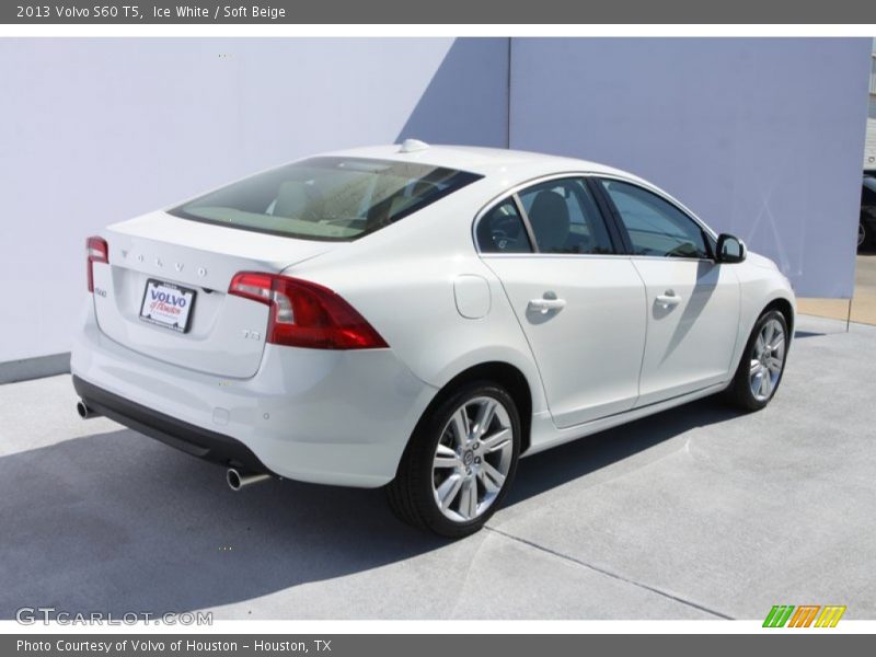 Ice White / Soft Beige 2013 Volvo S60 T5