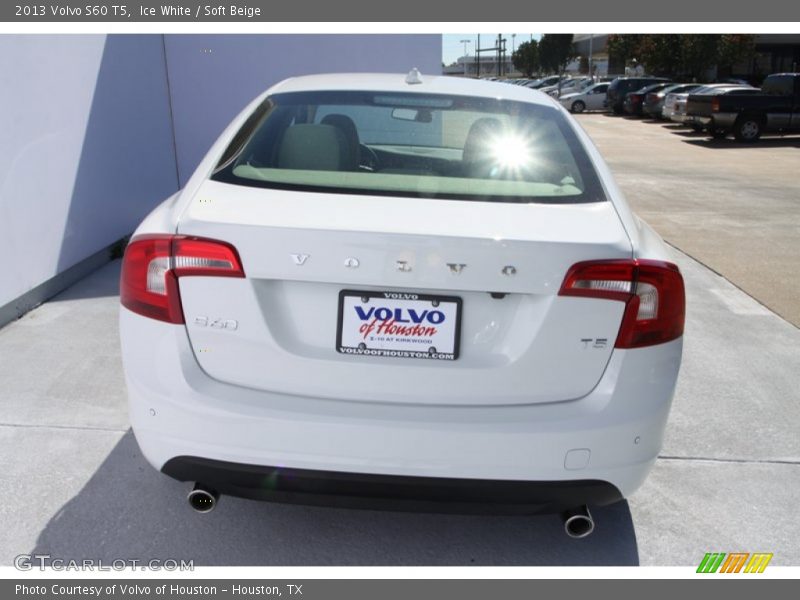 Ice White / Soft Beige 2013 Volvo S60 T5