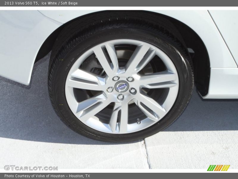 Ice White / Soft Beige 2013 Volvo S60 T5