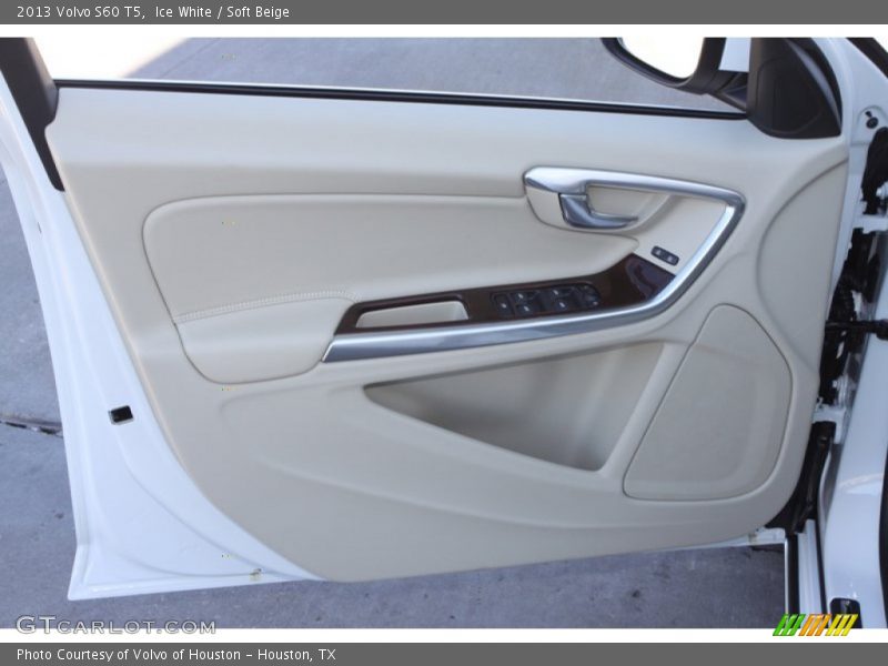 Ice White / Soft Beige 2013 Volvo S60 T5