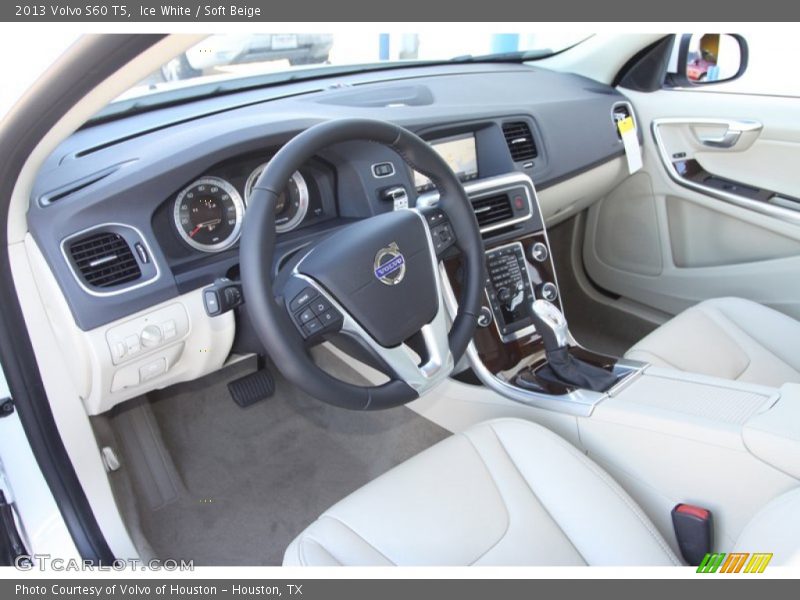 Ice White / Soft Beige 2013 Volvo S60 T5