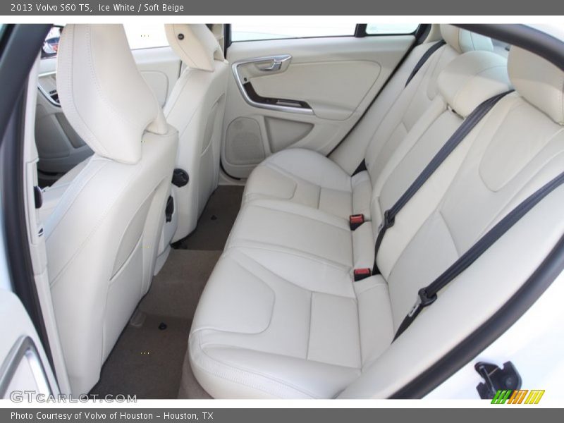 Ice White / Soft Beige 2013 Volvo S60 T5