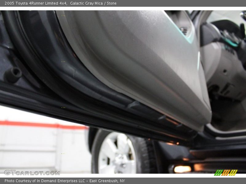 Galactic Gray Mica / Stone 2005 Toyota 4Runner Limited 4x4