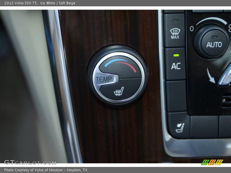 Ice White / Soft Beige 2013 Volvo S60 T5