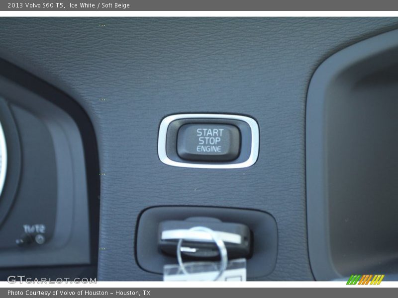 Ice White / Soft Beige 2013 Volvo S60 T5