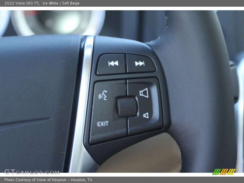 Ice White / Soft Beige 2013 Volvo S60 T5