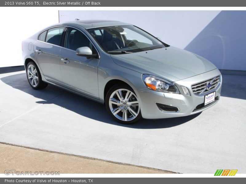 Electric Silver Metallic / Off Black 2013 Volvo S60 T5