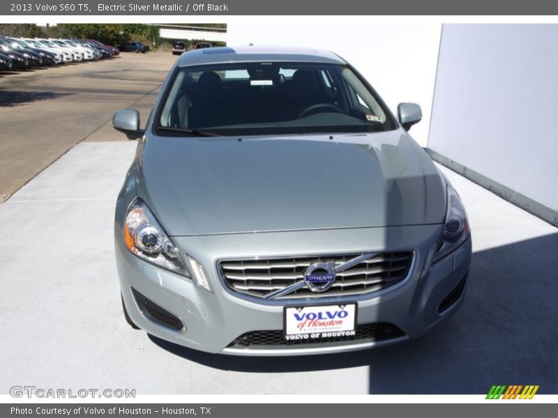 Electric Silver Metallic / Off Black 2013 Volvo S60 T5