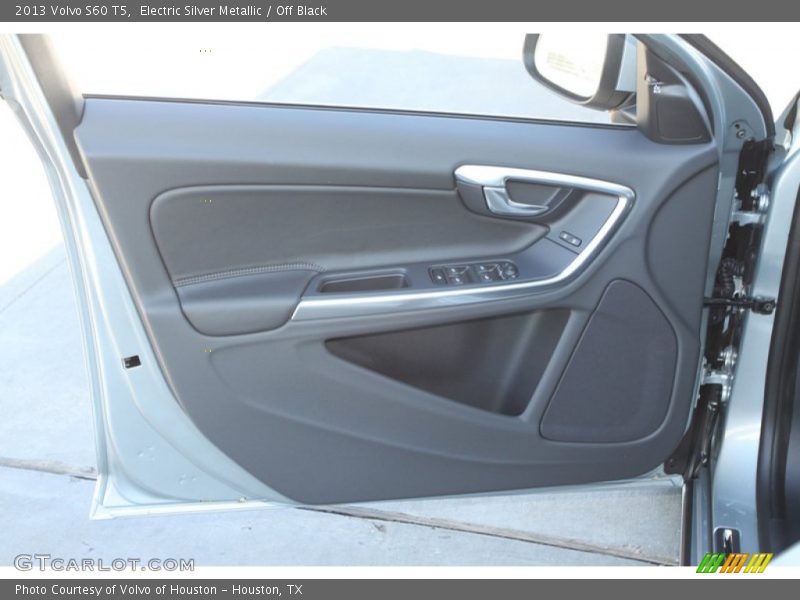 Electric Silver Metallic / Off Black 2013 Volvo S60 T5