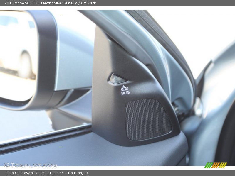 Electric Silver Metallic / Off Black 2013 Volvo S60 T5