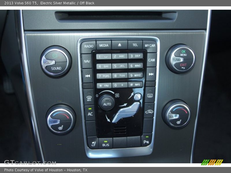 Electric Silver Metallic / Off Black 2013 Volvo S60 T5