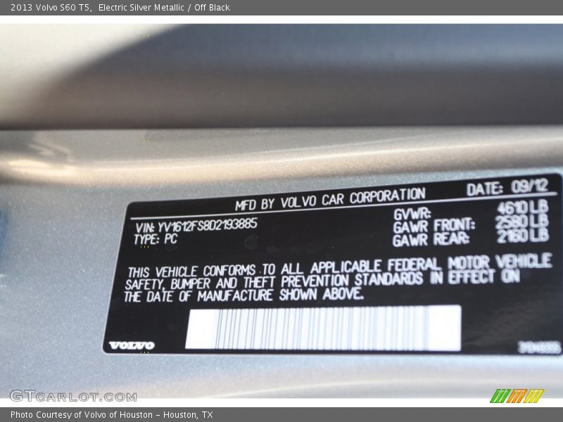 Electric Silver Metallic / Off Black 2013 Volvo S60 T5