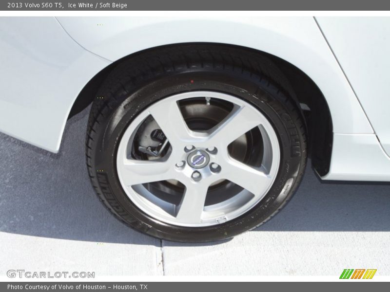 Ice White / Soft Beige 2013 Volvo S60 T5