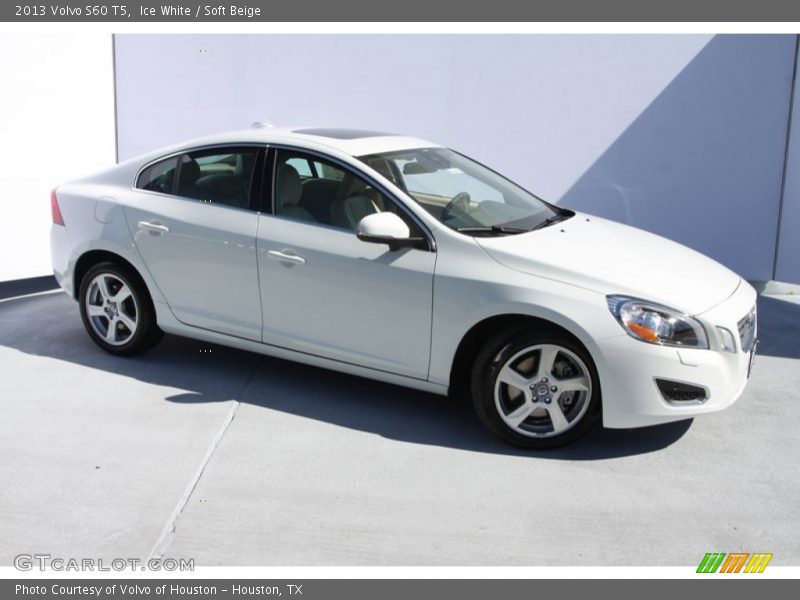 Ice White / Soft Beige 2013 Volvo S60 T5