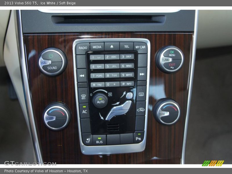 Ice White / Soft Beige 2013 Volvo S60 T5