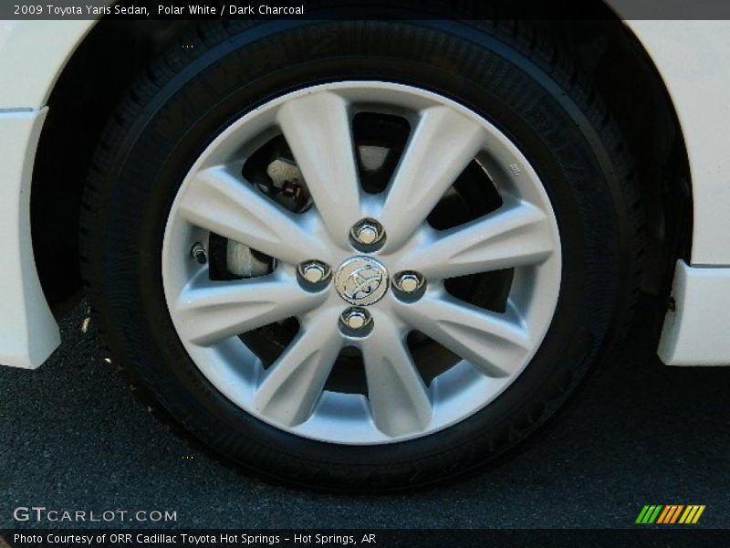 Polar White / Dark Charcoal 2009 Toyota Yaris Sedan