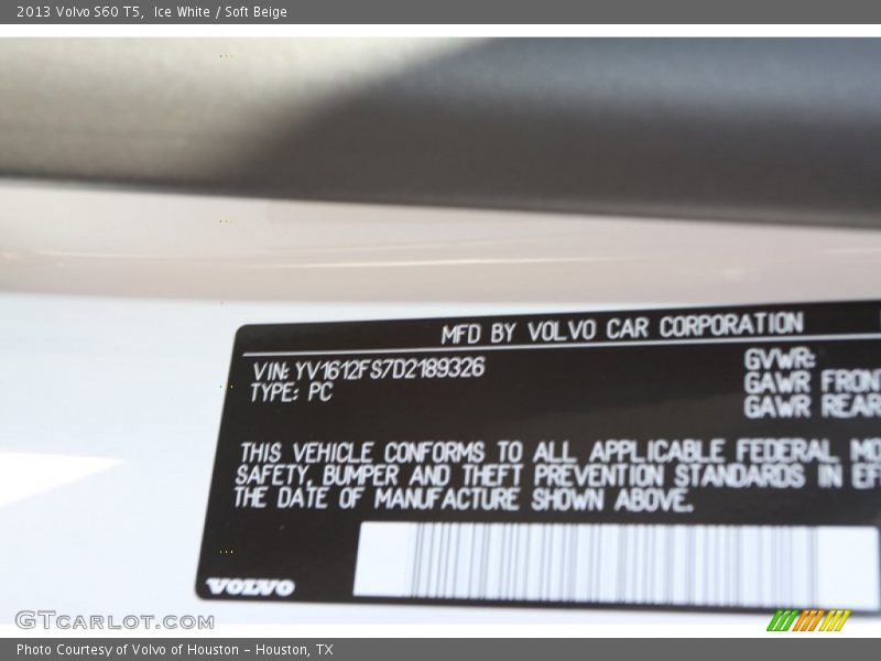 Ice White / Soft Beige 2013 Volvo S60 T5