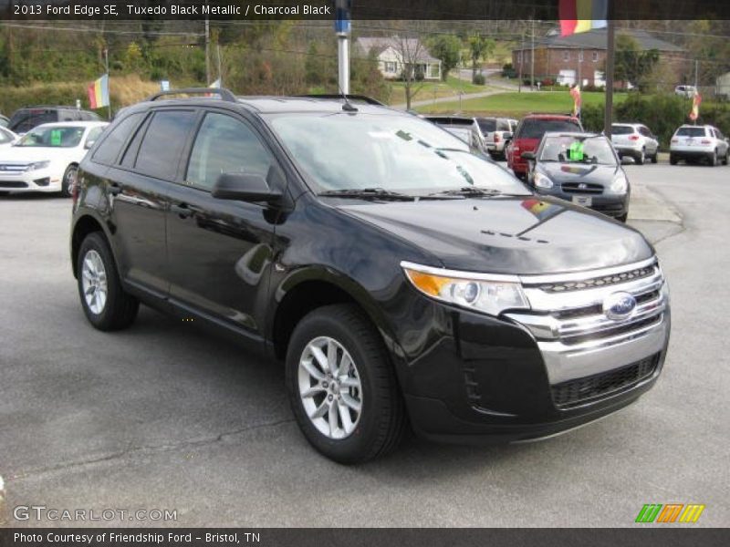 Tuxedo Black Metallic / Charcoal Black 2013 Ford Edge SE