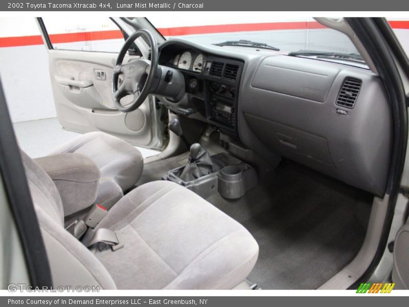 Lunar Mist Metallic / Charcoal 2002 Toyota Tacoma Xtracab 4x4
