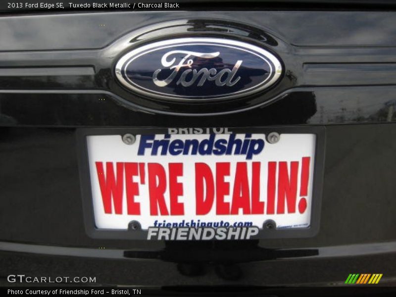 Tuxedo Black Metallic / Charcoal Black 2013 Ford Edge SE