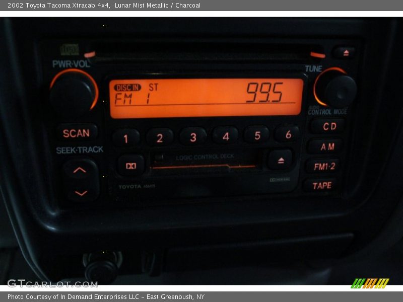 Lunar Mist Metallic / Charcoal 2002 Toyota Tacoma Xtracab 4x4