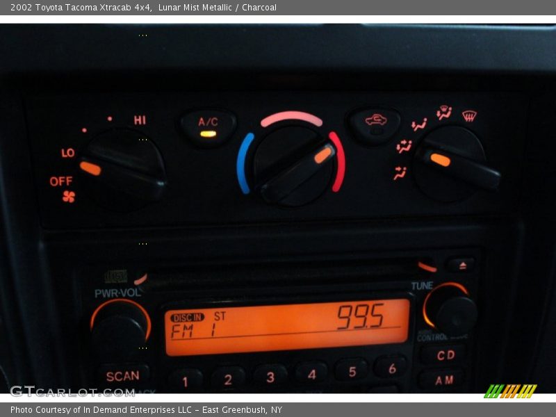 Lunar Mist Metallic / Charcoal 2002 Toyota Tacoma Xtracab 4x4