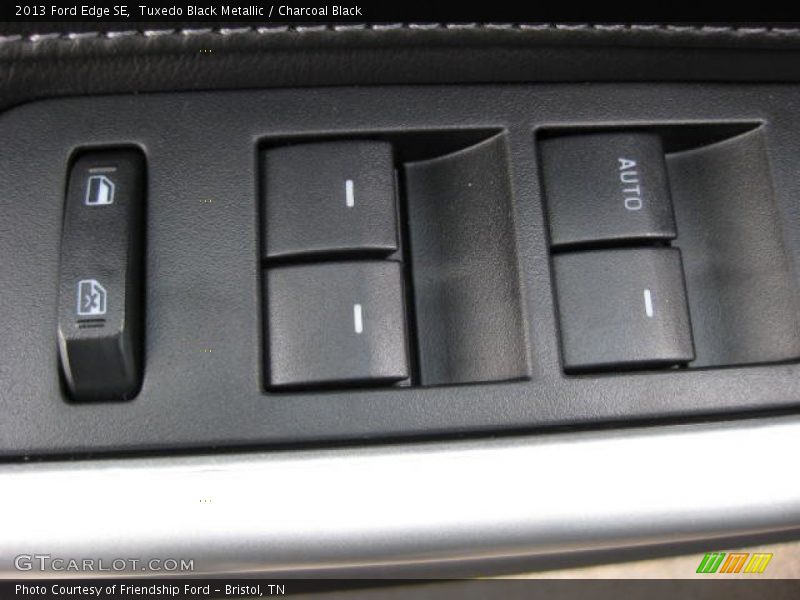 Tuxedo Black Metallic / Charcoal Black 2013 Ford Edge SE