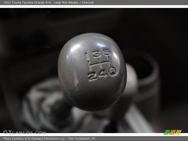 Lunar Mist Metallic / Charcoal 2002 Toyota Tacoma Xtracab 4x4