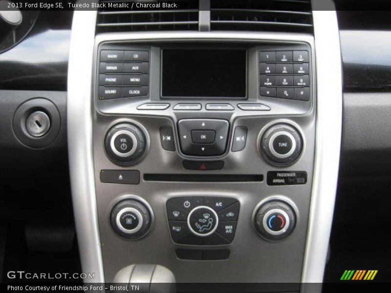 Tuxedo Black Metallic / Charcoal Black 2013 Ford Edge SE