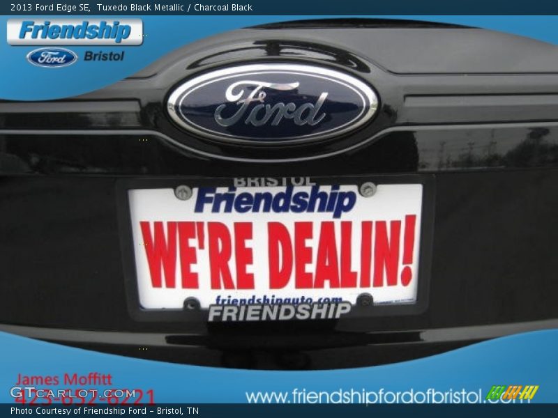 Tuxedo Black Metallic / Charcoal Black 2013 Ford Edge SE