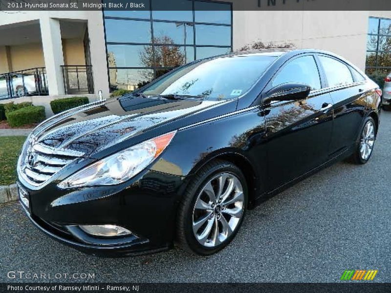 Midnight Black / Black 2011 Hyundai Sonata SE