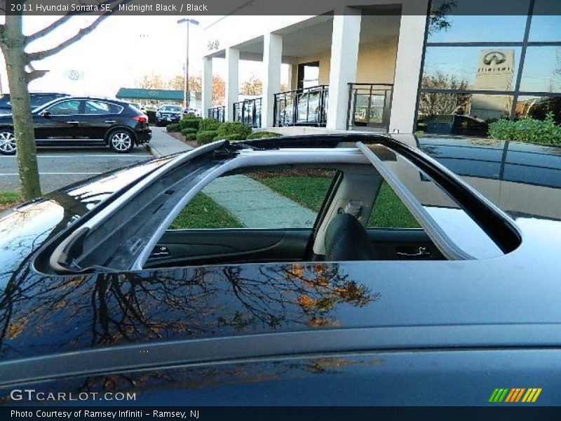 Midnight Black / Black 2011 Hyundai Sonata SE