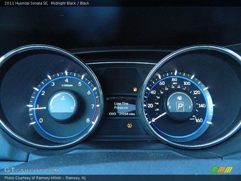 Midnight Black / Black 2011 Hyundai Sonata SE