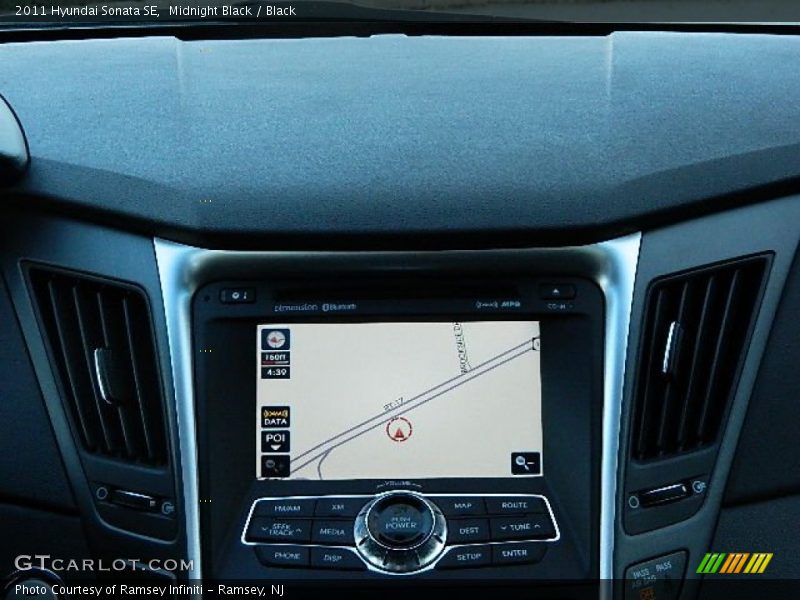 Midnight Black / Black 2011 Hyundai Sonata SE