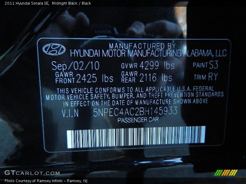 Midnight Black / Black 2011 Hyundai Sonata SE