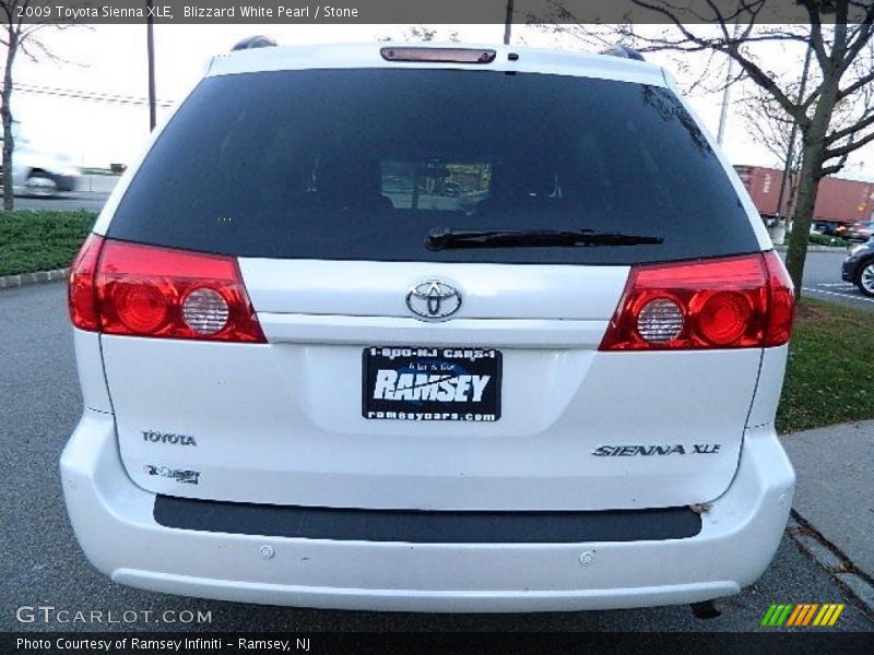 Blizzard White Pearl / Stone 2009 Toyota Sienna XLE