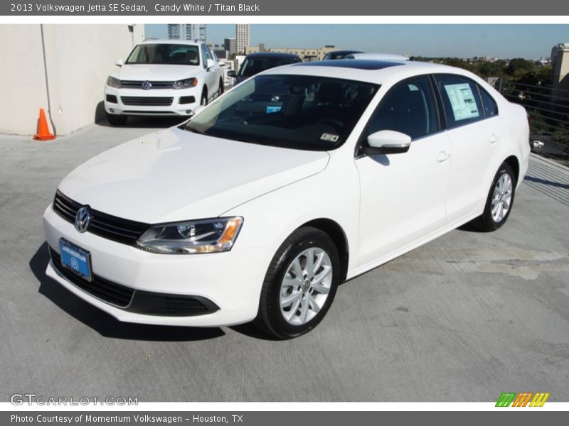 Candy White / Titan Black 2013 Volkswagen Jetta SE Sedan