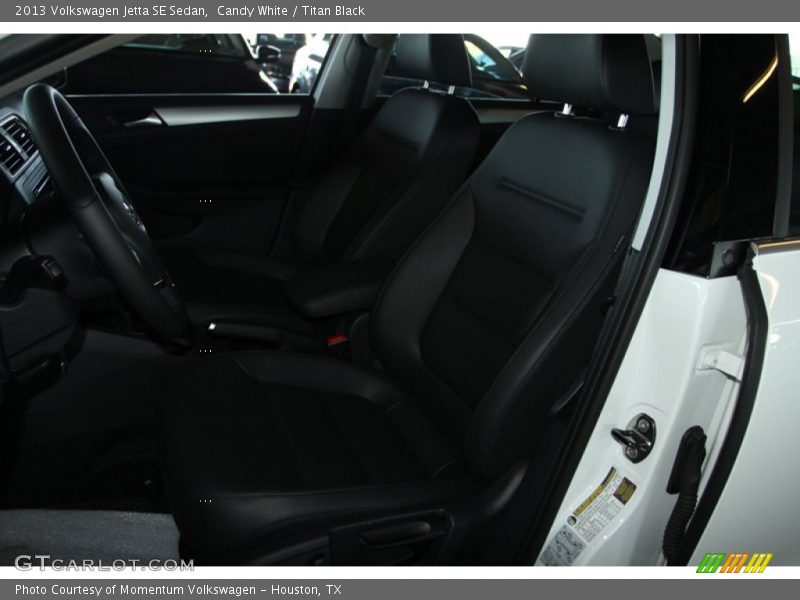 Candy White / Titan Black 2013 Volkswagen Jetta SE Sedan